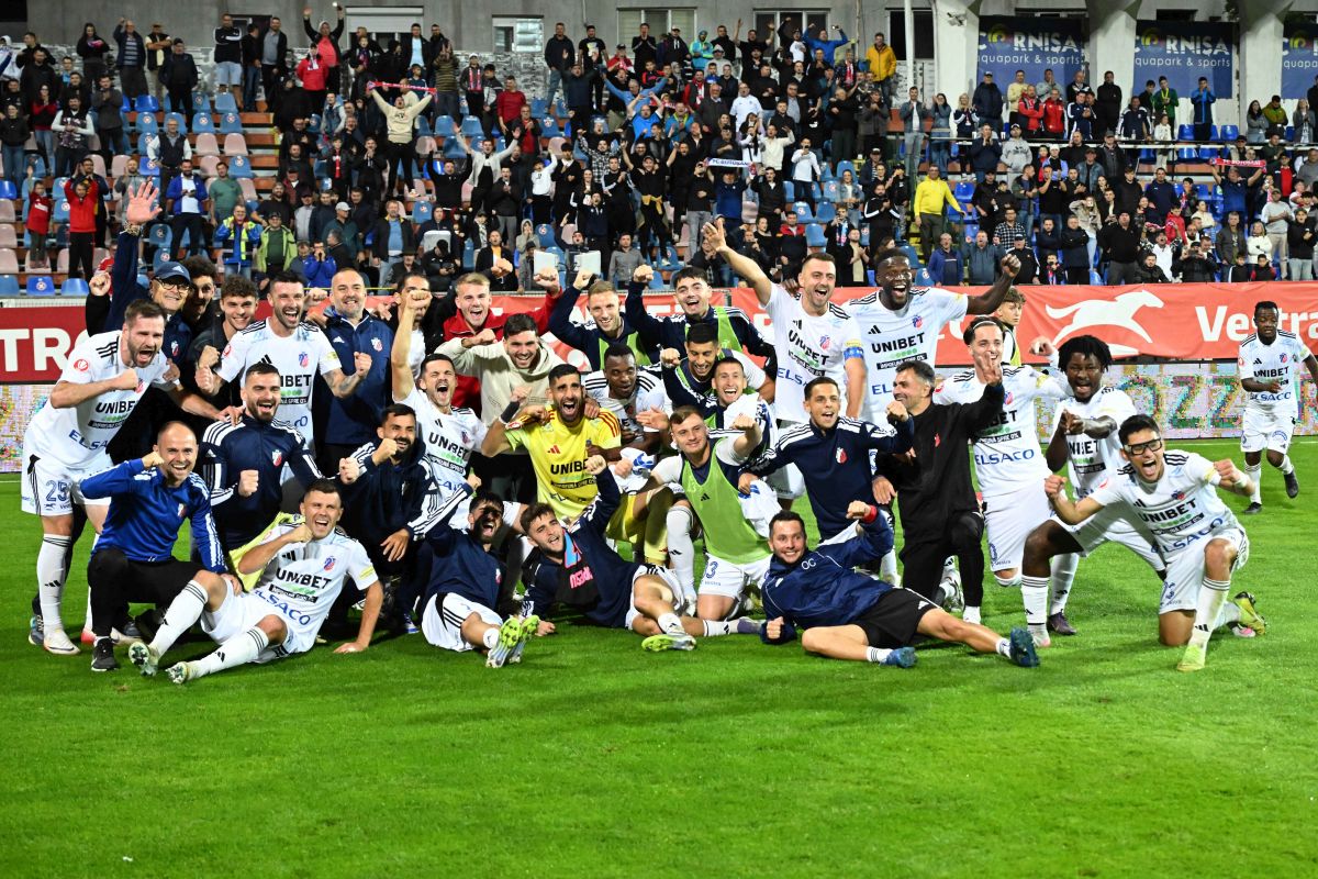 Cum și-a motivat Leo Grozavu jucătorii pentru a învinge FCSB: „Ăsta a fost salutul din vestiar!”