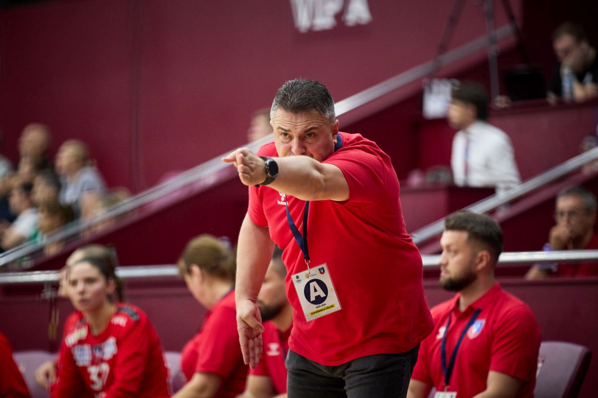 Florentin Pera și secundul Bogdan Burcea au demisionat de la naționala de HANDBAL feminin