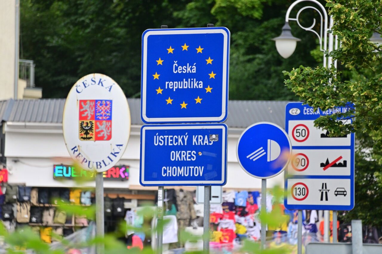 Republica Cehă limitează accesul cetăţenilor RUȘI cu paşapoarte diplomatice şi vize de afaceri pe teritoriul său