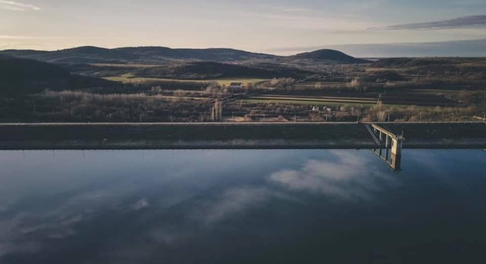 Lacul din România care ar putea dispărea complet în următorii ani. A secat mai mult de jumătate: ”Acum este la mila naturii”