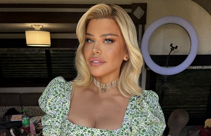 FOTO / Ce și-a cumpărat Loredana Groza din primii BANI. ”Ca o divă în devenire”