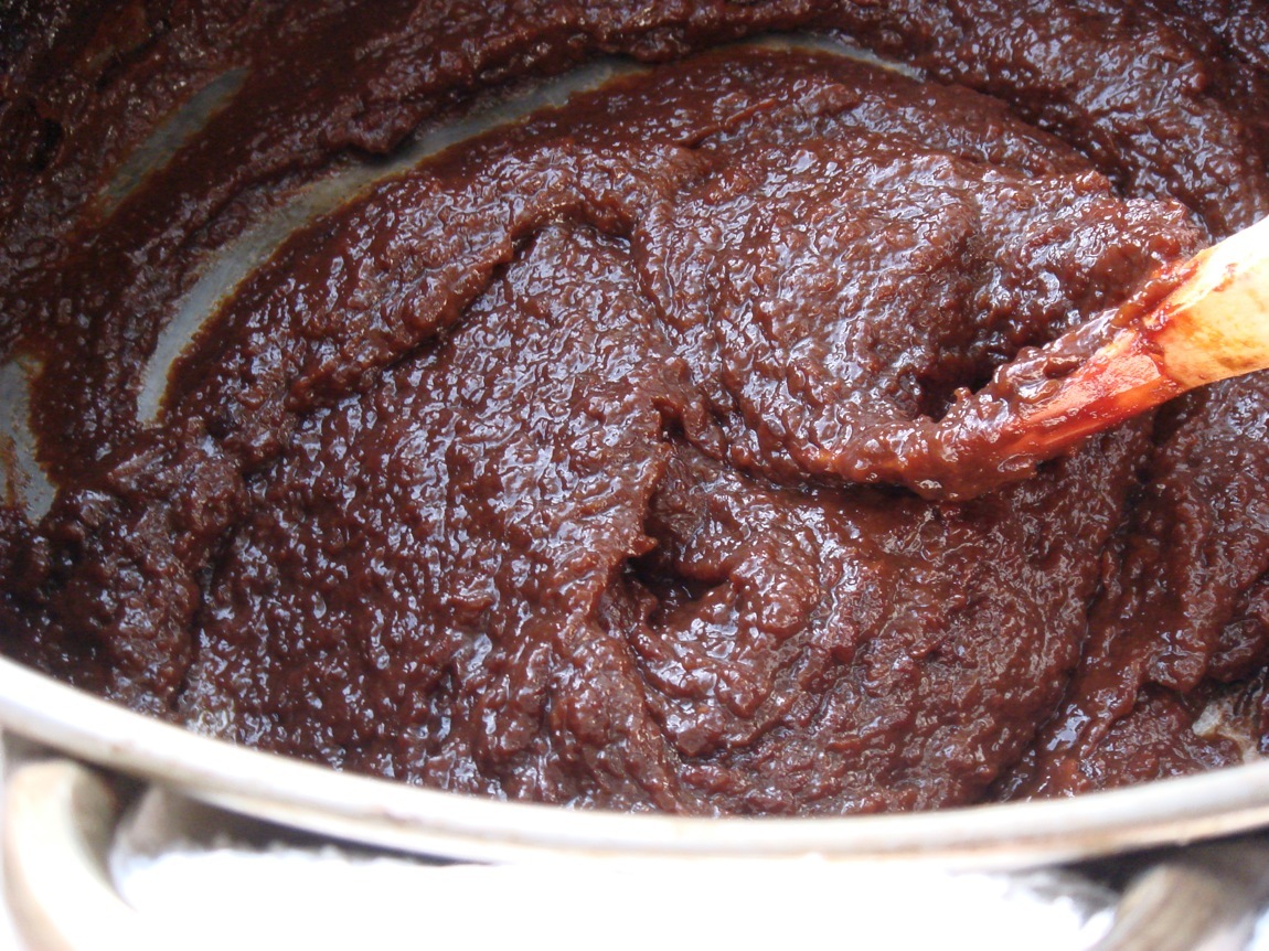 Singurul loc din România care a păstrat rețeta tradițională de silvoiță. Pentru compoziție nu se folosește deloc zahăr