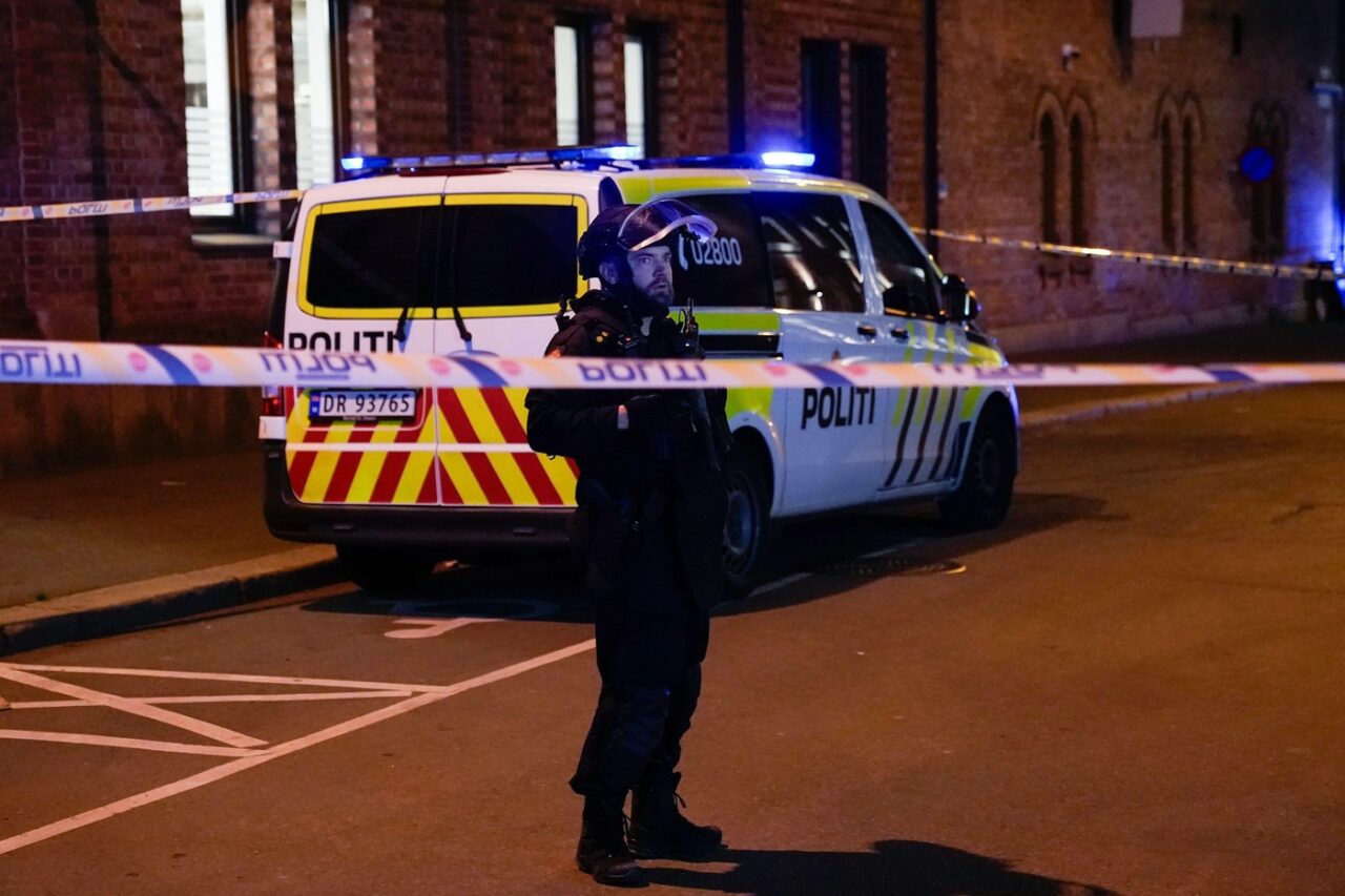 O EXPLOZIE a zguduit în centrul capitalei Norvegiei. Poliția din Oslo investighează cauzele, la nici 24 de ore de la incidentul cu drone