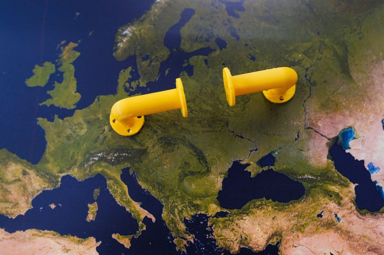 Comisarul pentru energie: UE își menține planurile de eliminare treptată a importului de PETROL din Rusia până în 2028