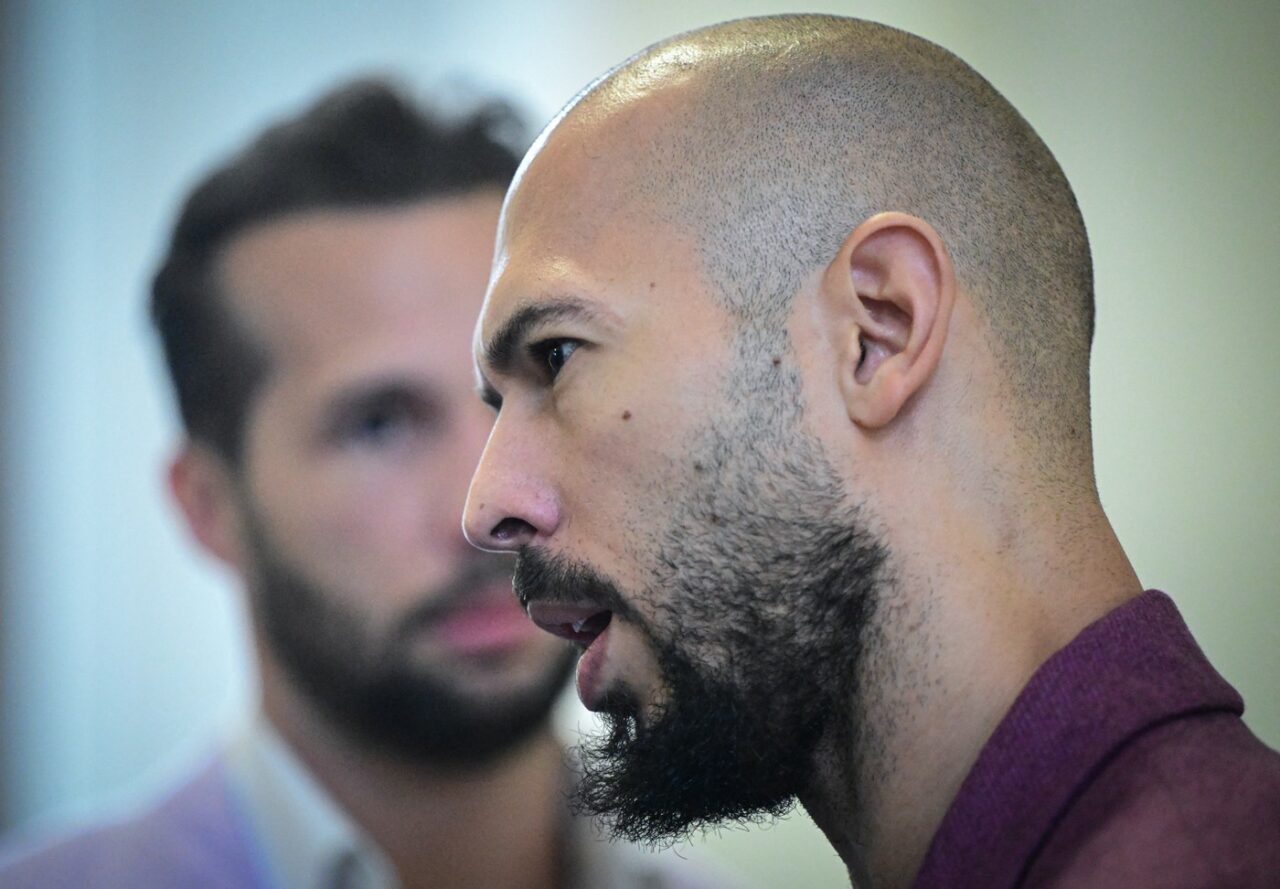 Acuzațiile împotriva lui Andrew Tate PICĂ pe bandă rulantă. La sub un an de la decizia instanțelor românești, UK renunță la urmărirea penală