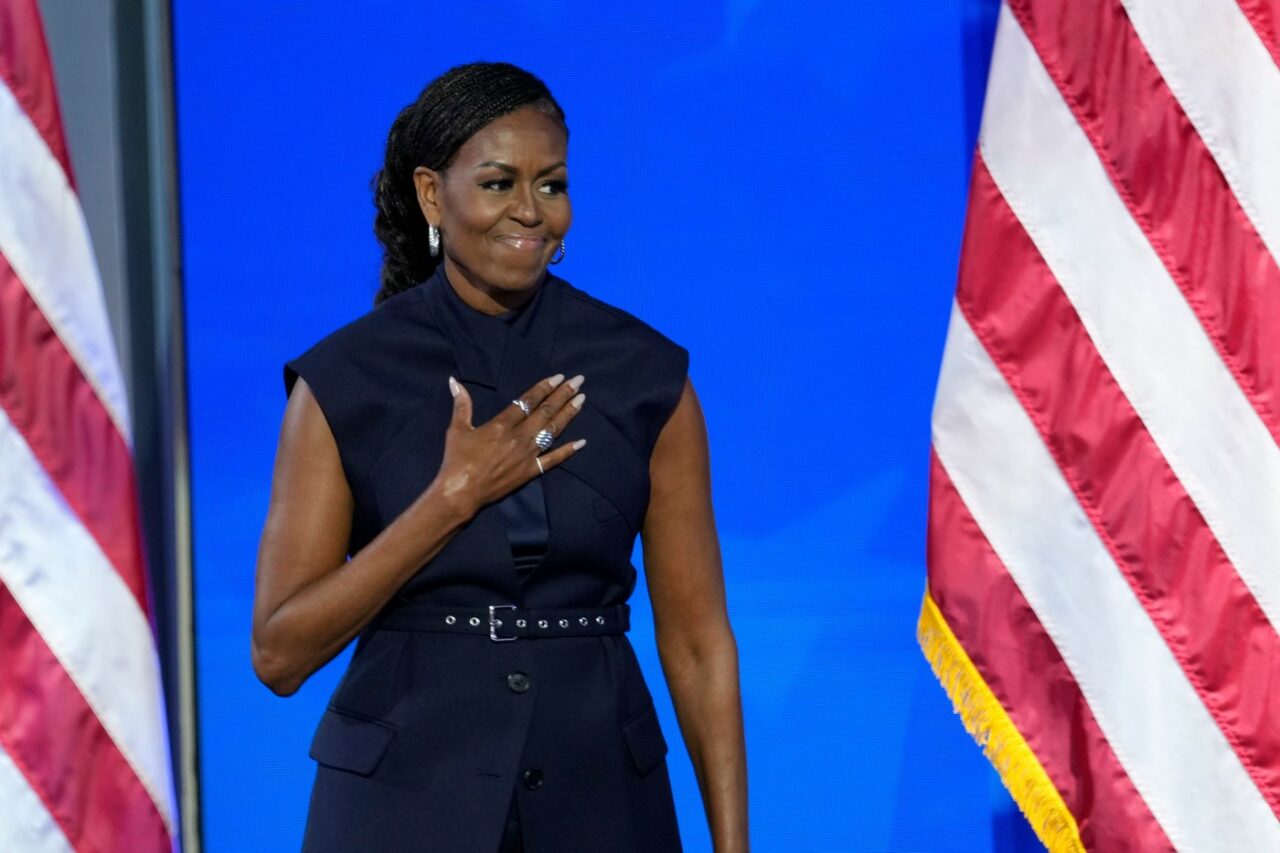 Michelle Obama ajunge la miezul nopții la BUCUREȘTI. Cum călătorește fosta Primă Doamnă a SUA
