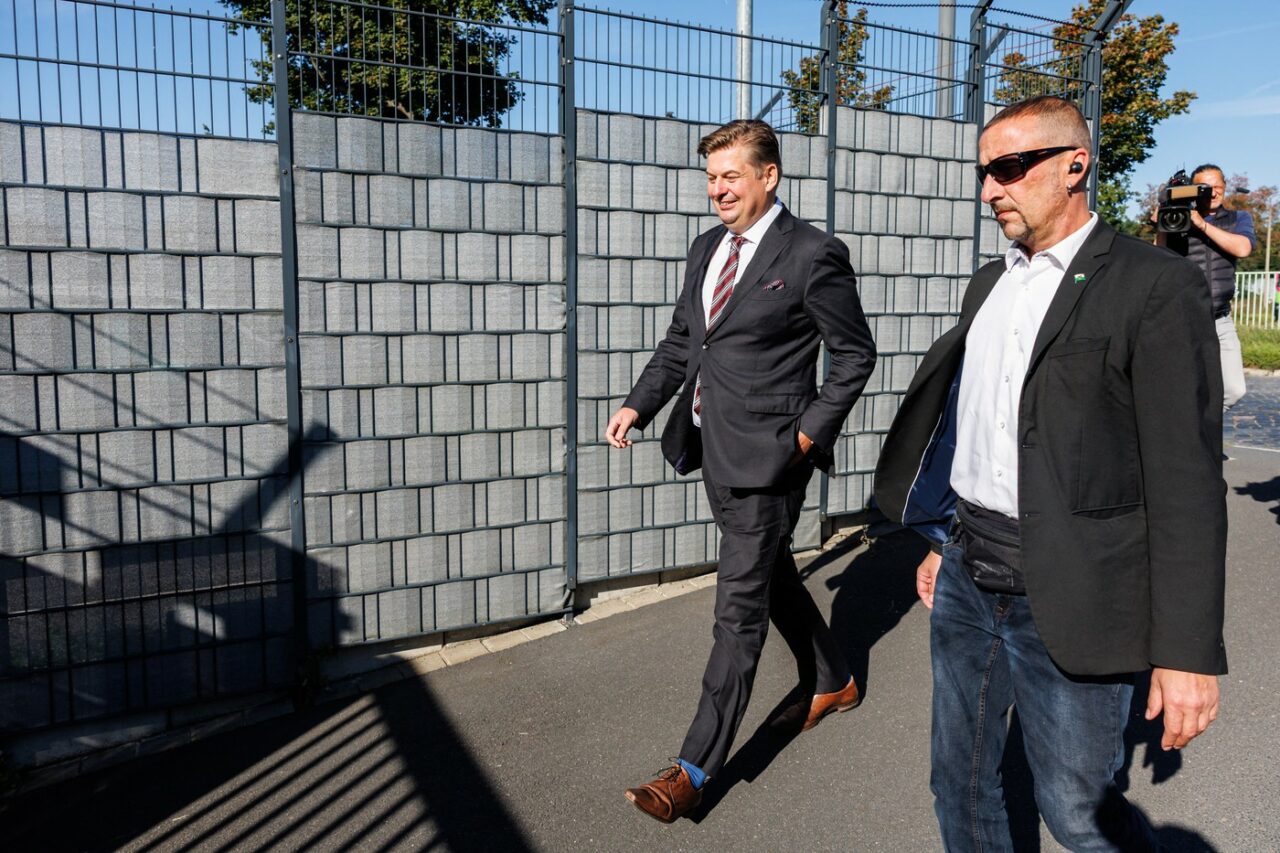 Autoritățile din Germania au percheziționat casa și birourile unui cunoscut parlamentar, acuzat că a avut legături cu CHINA