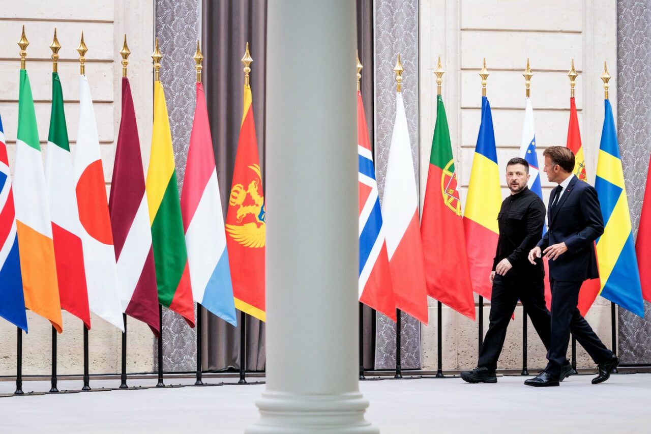 Financial Times: La Paris, liderii europeni sunt împărțiți în trei tabere, în privința unei forțe multinaționale în UCRAINA