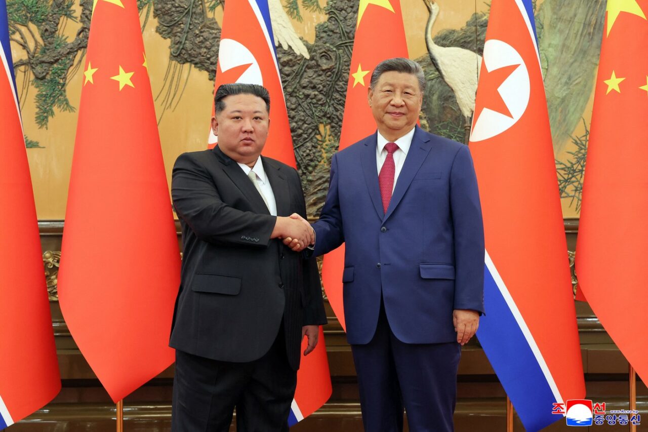 Kim Jong-Un și Xi Jinping relansează relațiile dintre COREEA DE NORD și CHINA/ Cele două state promovează dezvoltarea cooperării strategice