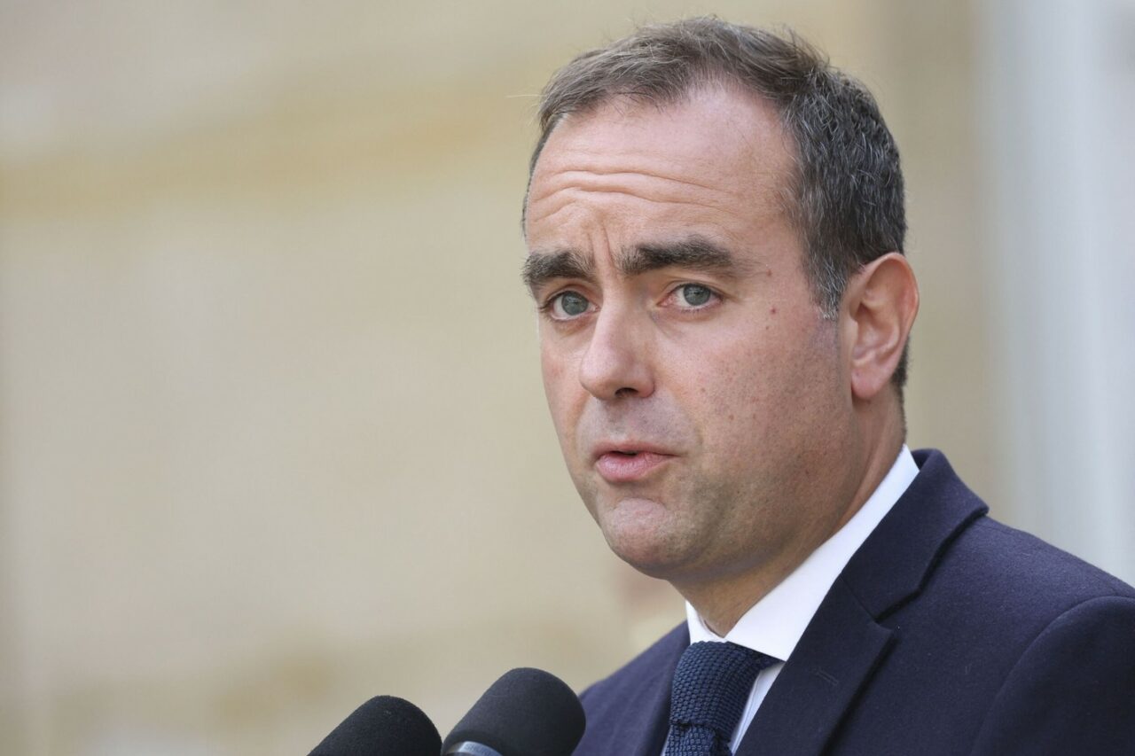 Guvernul FRANȚEI ia măsuri împotriva deficitului bugetar/ Lecornu suspendă cheltuielile în domeniul comunicării