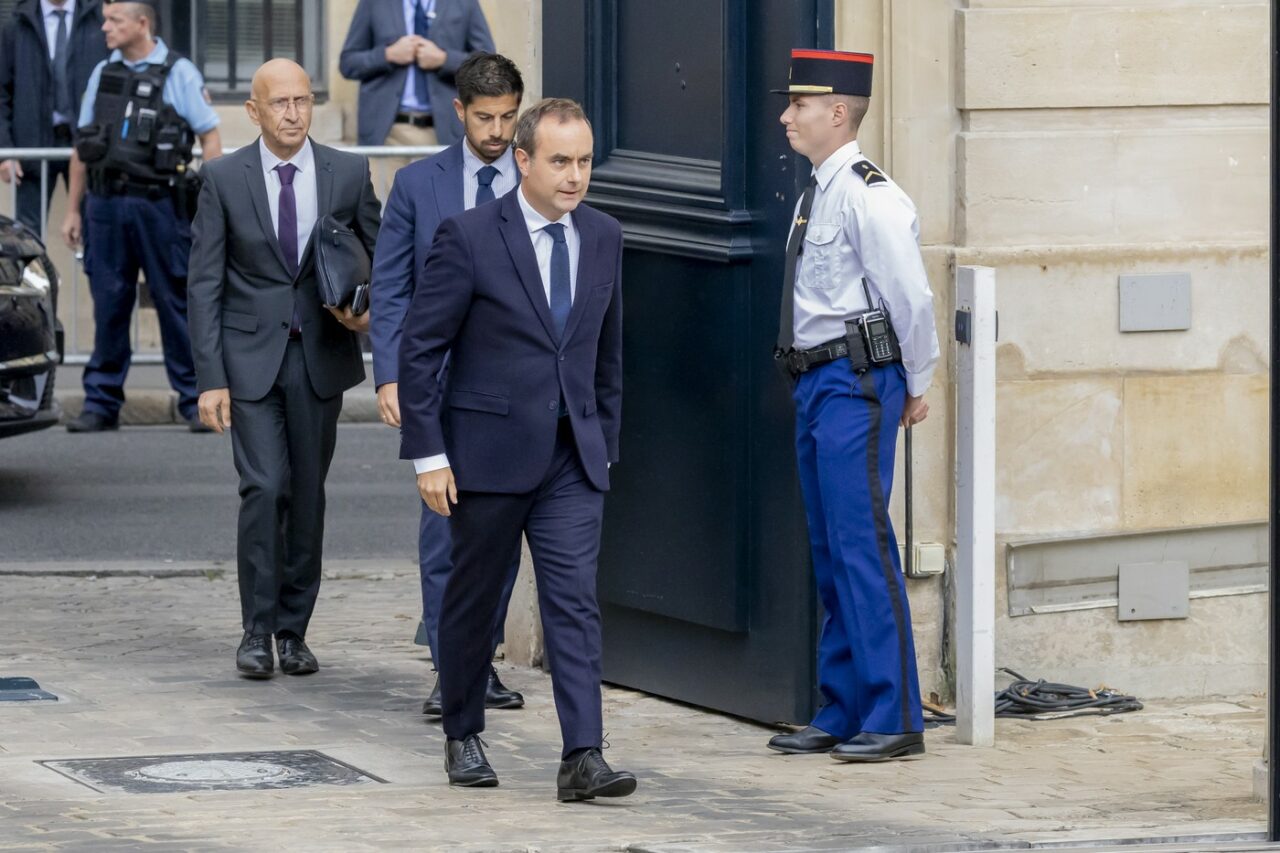 Sébastien Lecornu recunoaște că este „cel mai slab premier al celei de-a V-a REPUBLICI”/ „Nu voi reuși fără voi. Parlamentul ne așteaptă”