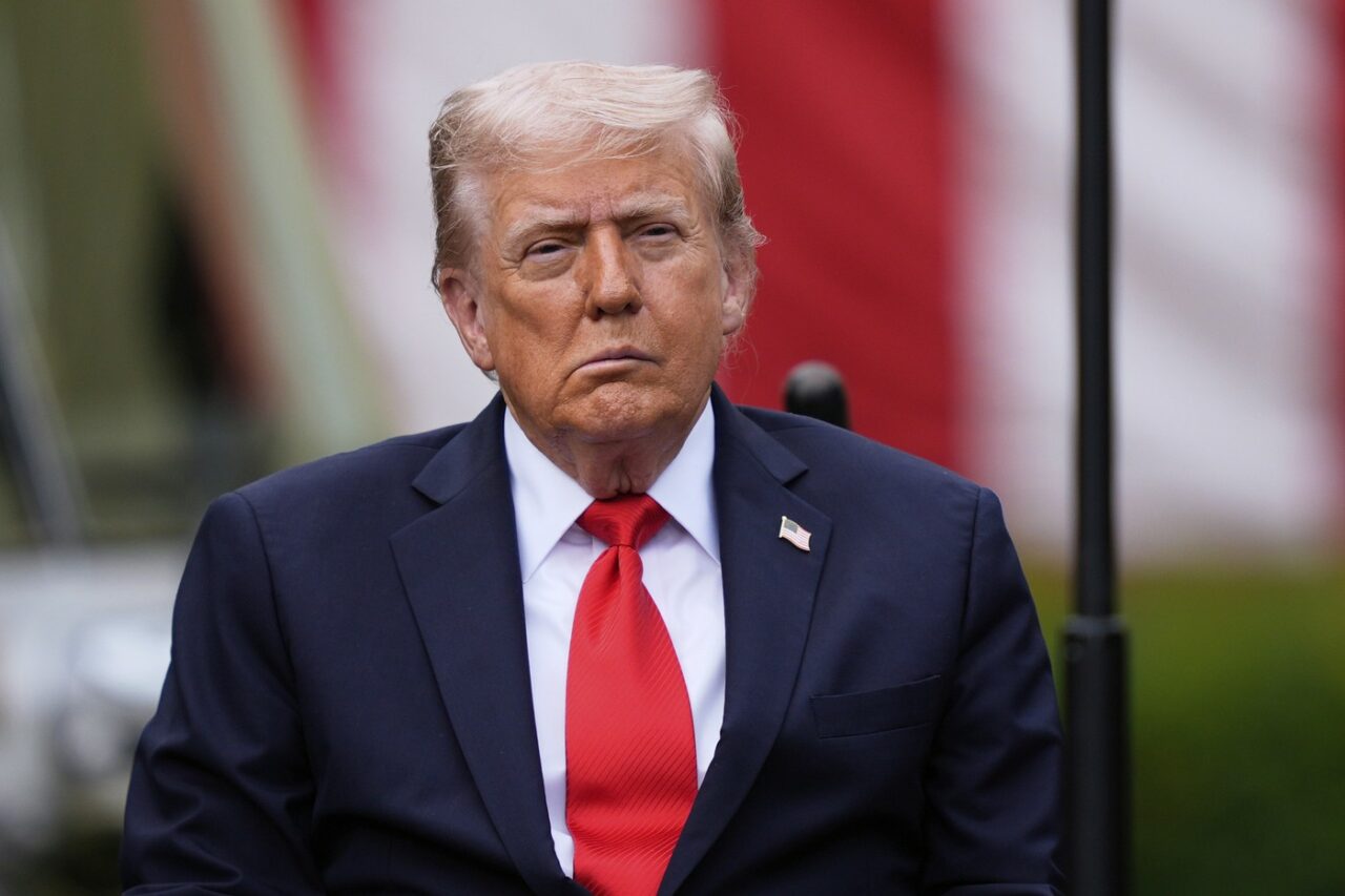 Donald Trump merge în vizită oficială în Marea Britanie. Președintele american va vizita mormântul Reginei Elisabeta a II-a