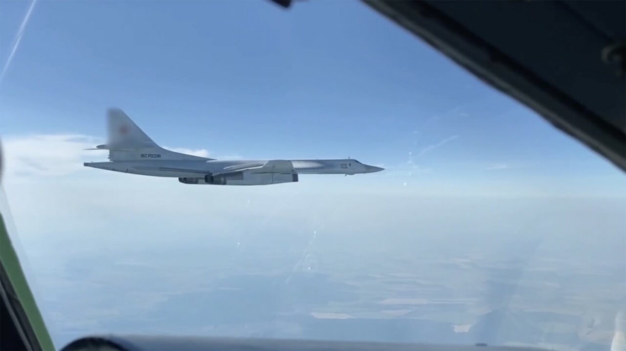 Kremlinul continuă să testeze vigilența NATO /AVIOANE militare ruse, interceptate în apropierea Danemarcei și Statelor Unite