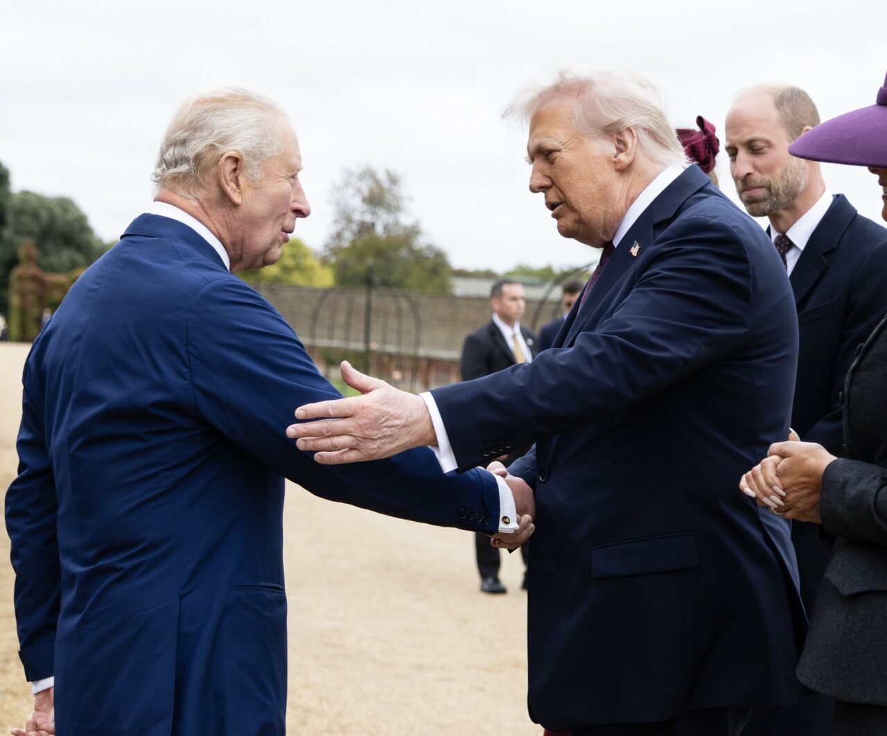 The Guardian: Mulți britanici se OPUN vizitei lui Trump /Premierul Keir Starmer nu își permite acest lux