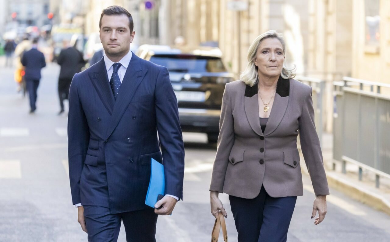 Extrema-dreaptă înregistrează un avans în sondajele pentru ALEGERILE PREZIDENȚIALE din Franța/ Marine le Pen se află în fruntea clasamentului