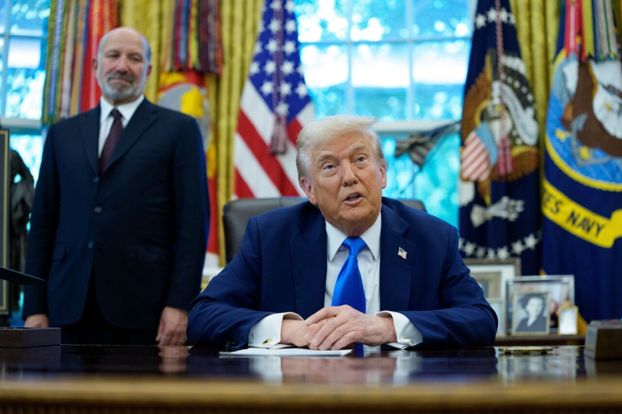 Decizia Administrației Trump de a majora taxa pentru viza H-1B, o oportunitate pentru CHINA și alte state să atragă angajați de top