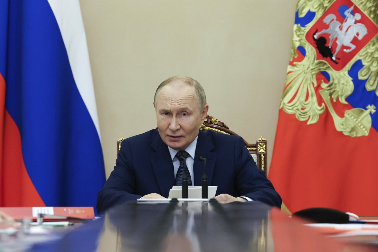 Vladimir Putin îi propune lui Trump prelungirea cu un an a Tratatului armelor NUCLEARE /”Doar dacă Statele Unite procedează la fel”