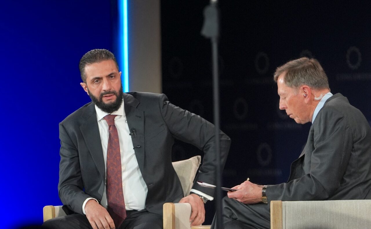 Întâlnire neobișnuită între un fost JIHADIST și un general AMERICAN/ Liderul interimar al Siriei a fost intervievat de Petraeus la New York