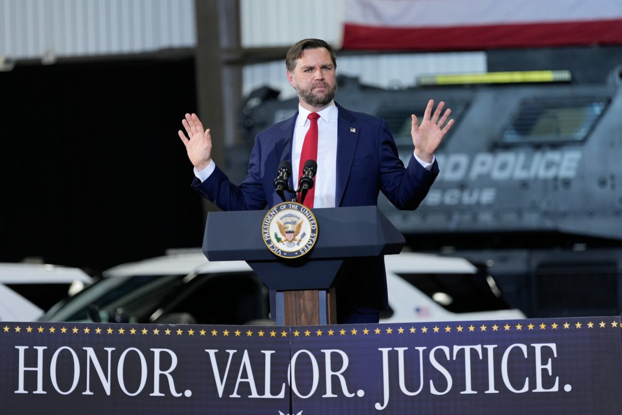 JD Vance condamnă atacurile la adresa agenților forțelor de ordine și acuză Partidul Democrat /„VIOLENȚA politică a scăpat de sub control”