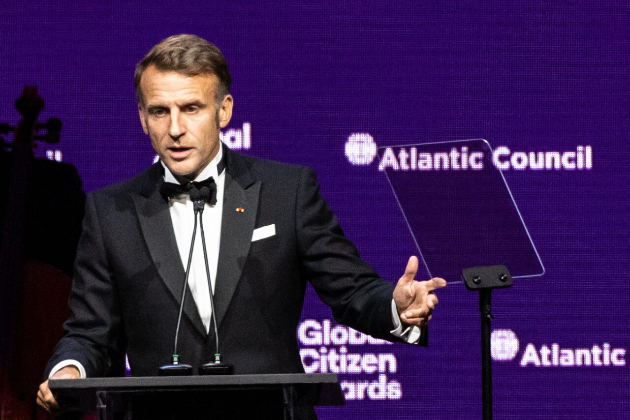 MACRON își exprimă solidaritatea cu Danemarca/ Frederiksen avertizează asupra „multiplicării atacurilor hibride”