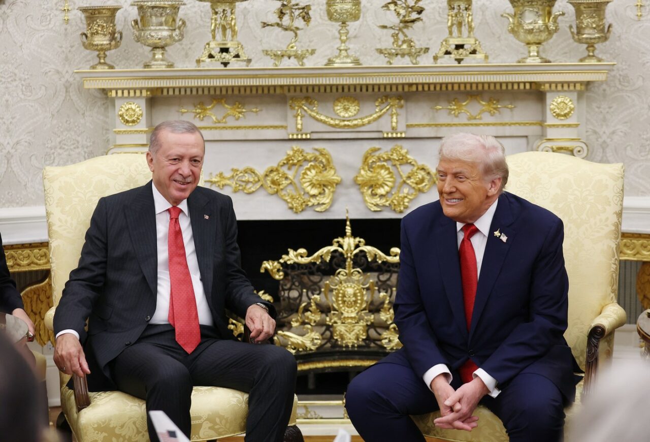 Trump a glumit pe seama „prietenului” Erdogan: „Știe despre alegeri FRAUDATE mai bine decât oricine”