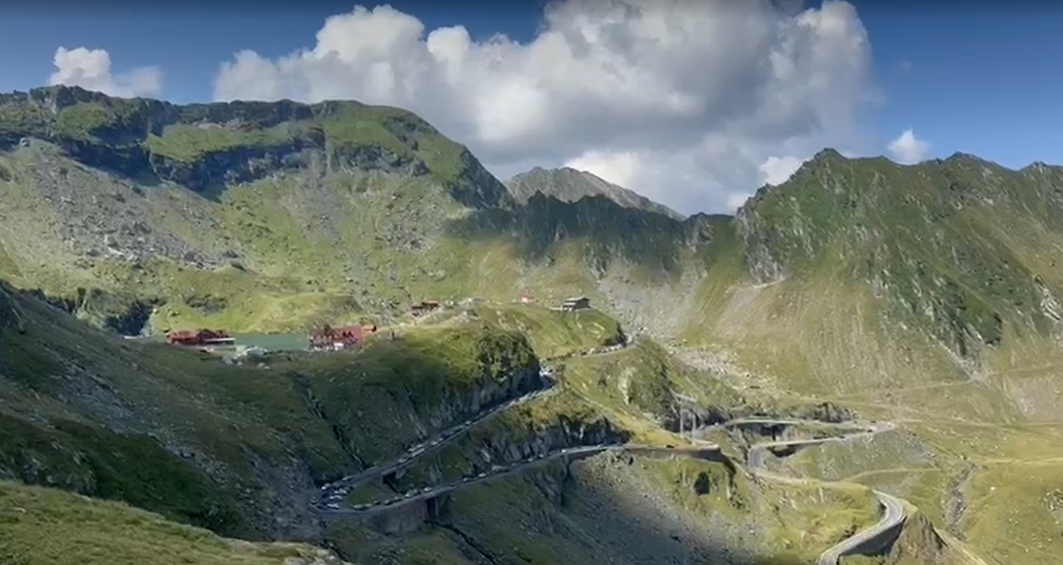 Transfăgărășanul, ÎNCHIS astăzi pentru o competiție de triatlon