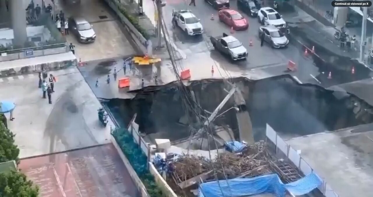 Panică în Bangkok. O groapă uriașă înghite drumul din fața unui spital