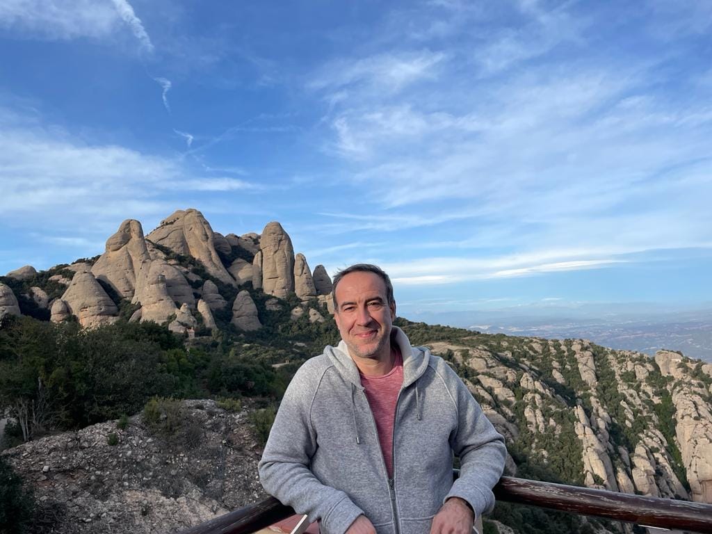 FOTO / Amintirile din copilărie ale lui Șerban Pavlu. ”Locul meu de joacă predilect era reprezentat de DEMOLĂRILE comuniste”