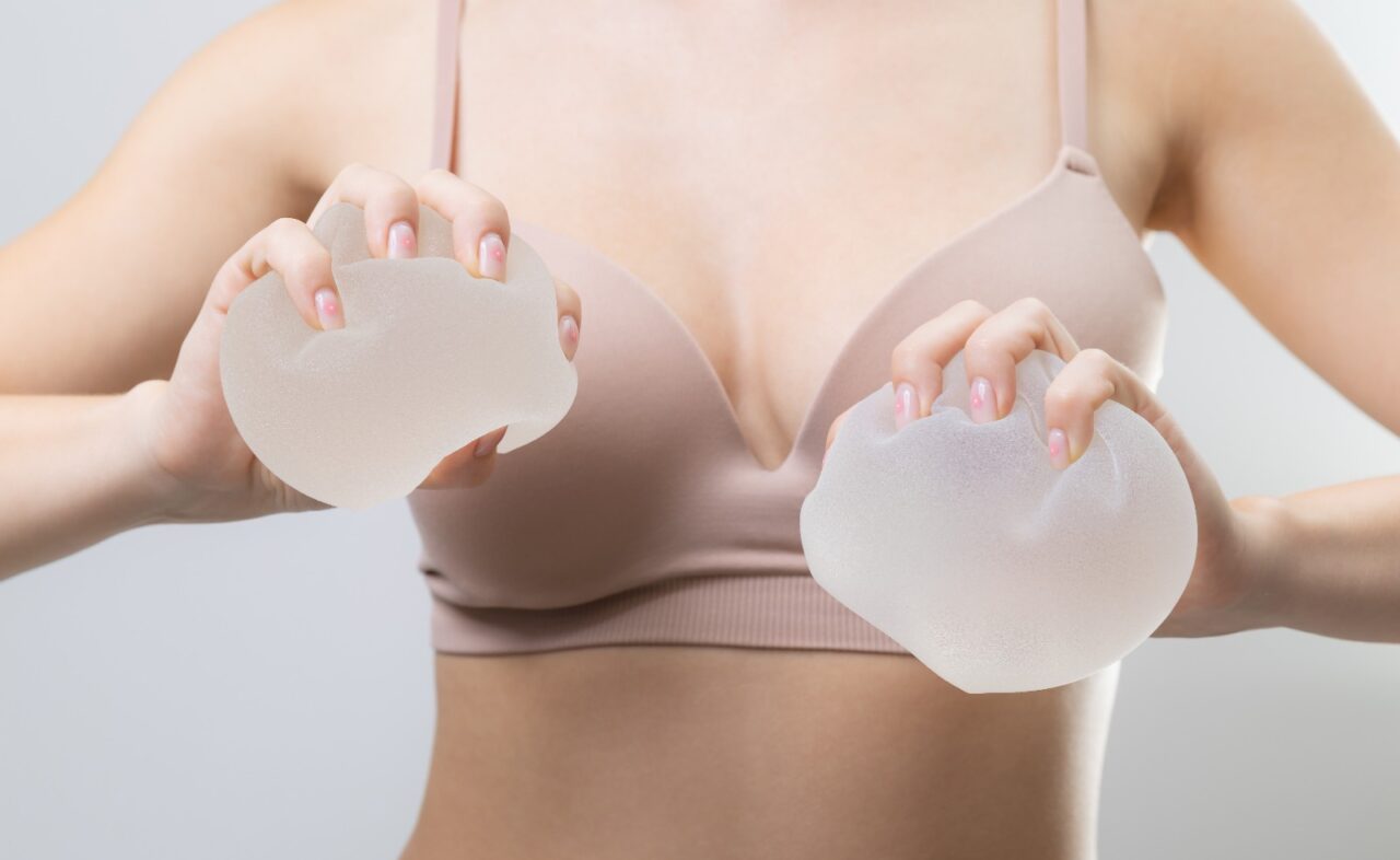 Generația Z, scăpată de sub control: O adolescentă de 14 ani care și-a pus silicoane și și-a făcut lifting de fese a murit în mod tragic