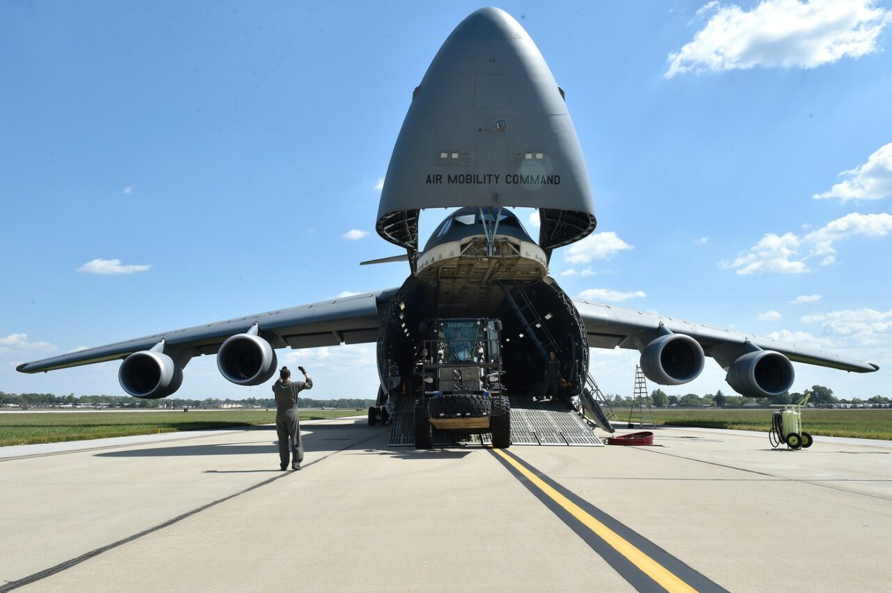 Țara din Europa care suspendă cumpărarea de armament american. Motivele tensiunii cu Washingtonul