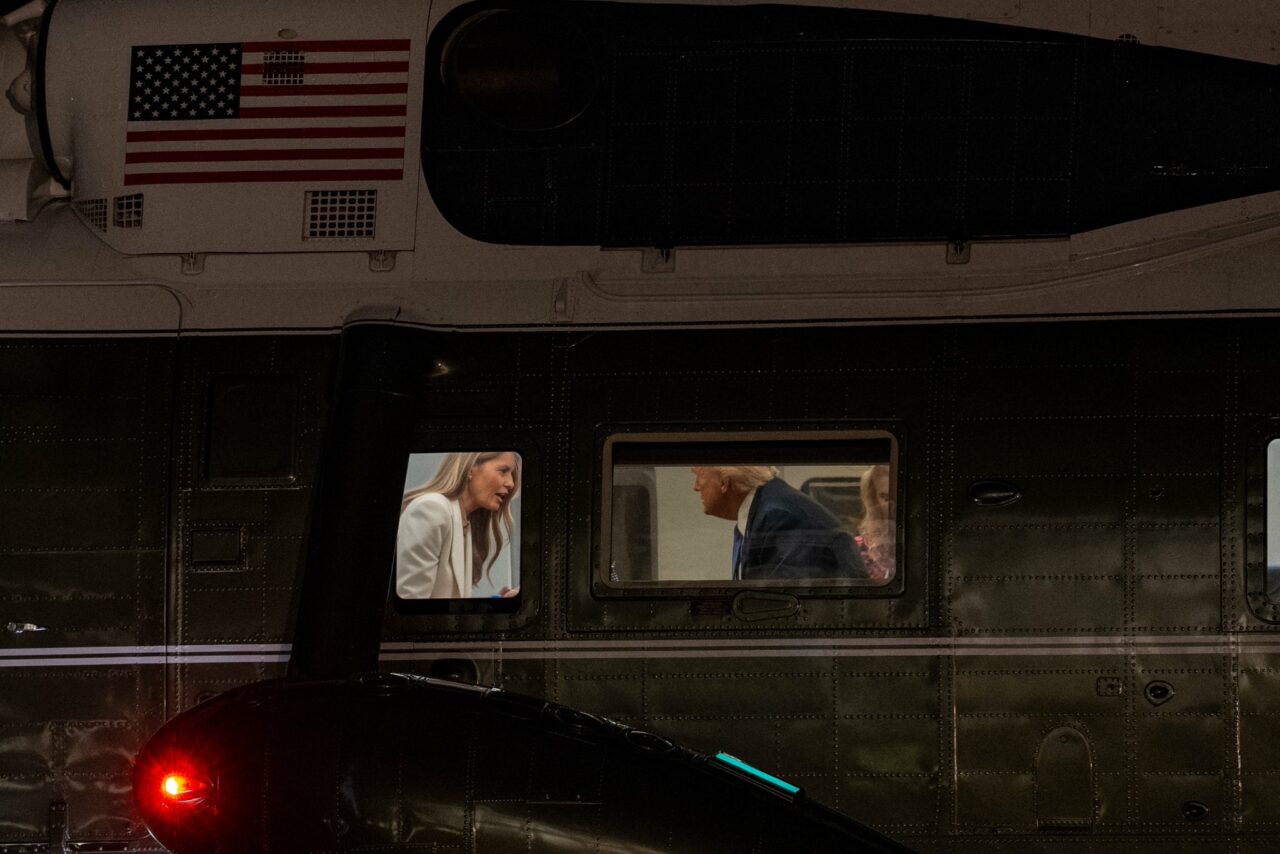 Moment VIRAL cu Donald și Melania Trump la bordul elicopterului prezidențial, surprins de reporteri