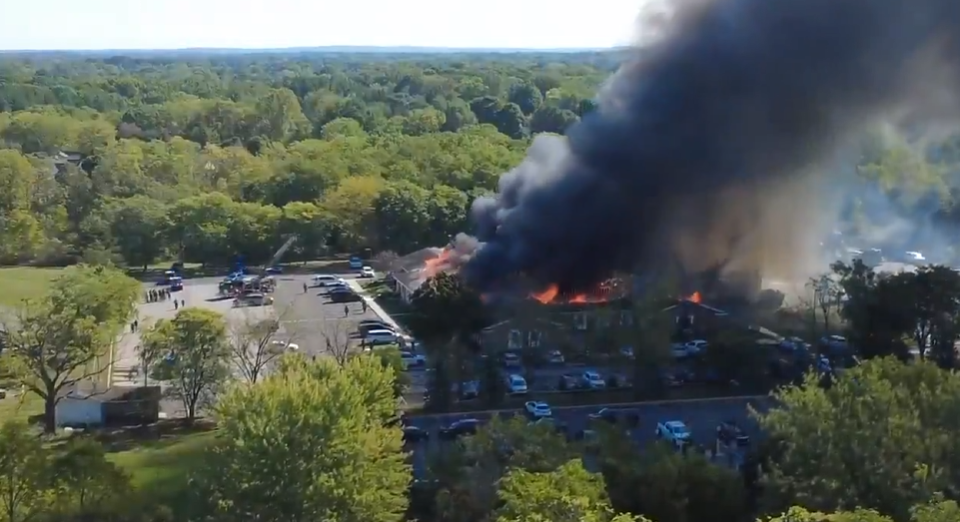 O biserică din Michigan a fost incendiată în urma unui ATAC ARMAT, rezultând 1 mort și 9 răniți. Atacatorul a fost ucis