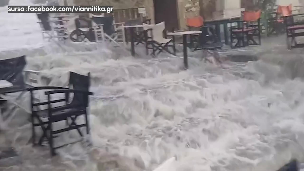 INUNDAȚII și alunecări de teren în Grecia. Autoritățile au emis o alertă de vreme severă