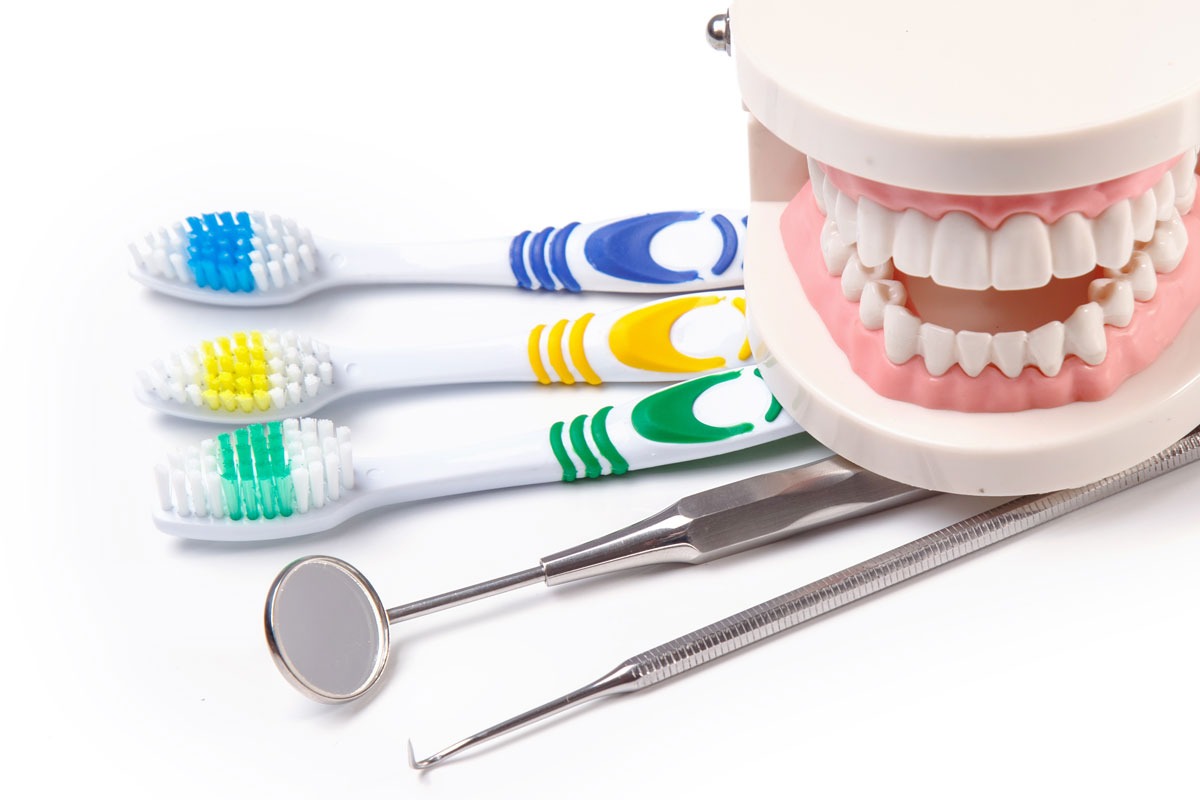 (P) Igiena după implant dentar – Recomandări medicale