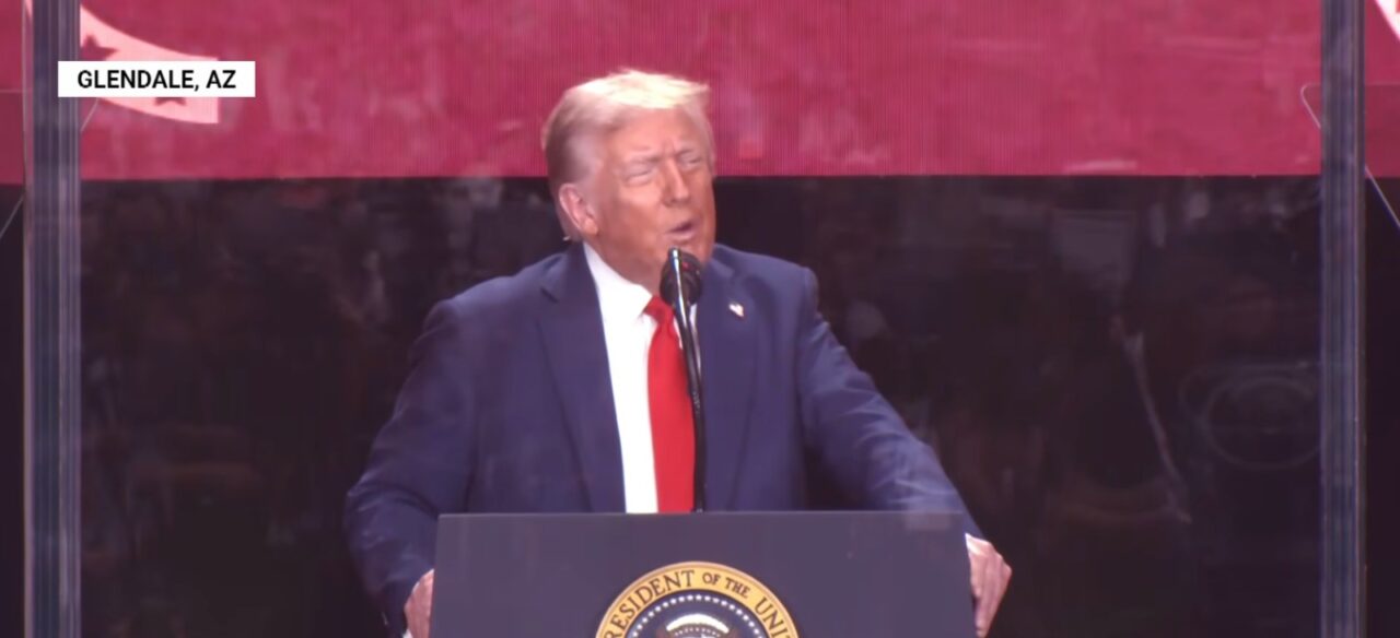 Ceremonie grandioasă la FUNERALIILE lui Charlie Kirk. A participat întreaga conducere a SUA. Trump și Vance, discursuri alături de văduva lui Kirk