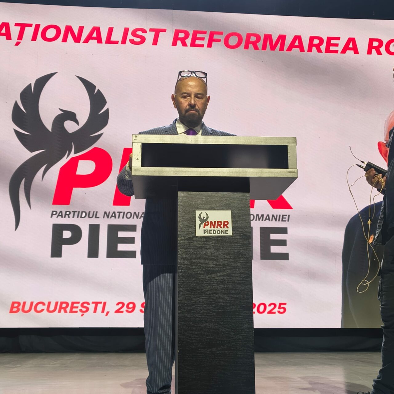 Piedone și-a lansat PNRR la Sala Palatului, în prezența a aproape 5.000 de susținători. Nicolae Voiculeț a intonat, la nai, Imnul Național
