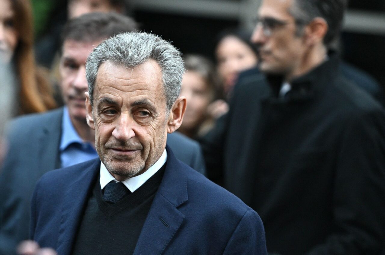 Ce spune Nicolas Sarkozy despre zilele petrecute după gratii în cartea sa: „M-am rugat să am puterea de a purta crucea acestei nedreptăți”