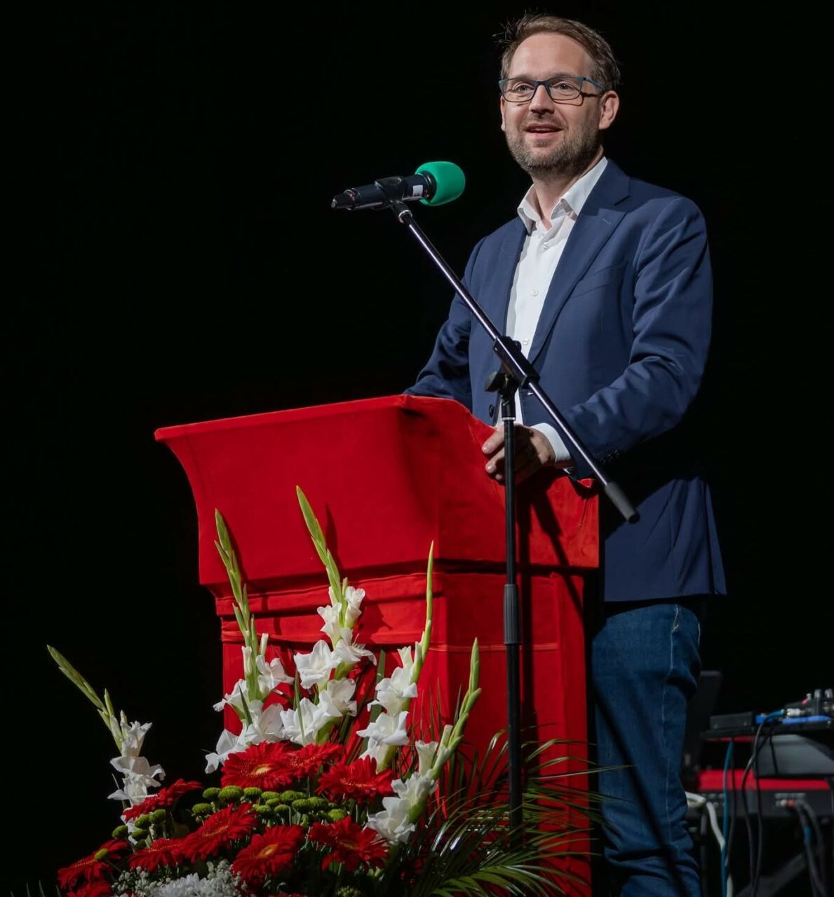 CSM îl compară pe Fritz cu lideri din Zimbabwe, Angola, Uganda și Rusia. Liderul USR a anunțat că vrea să schimbe Constituția pentru că nu îi convine decizia CCR