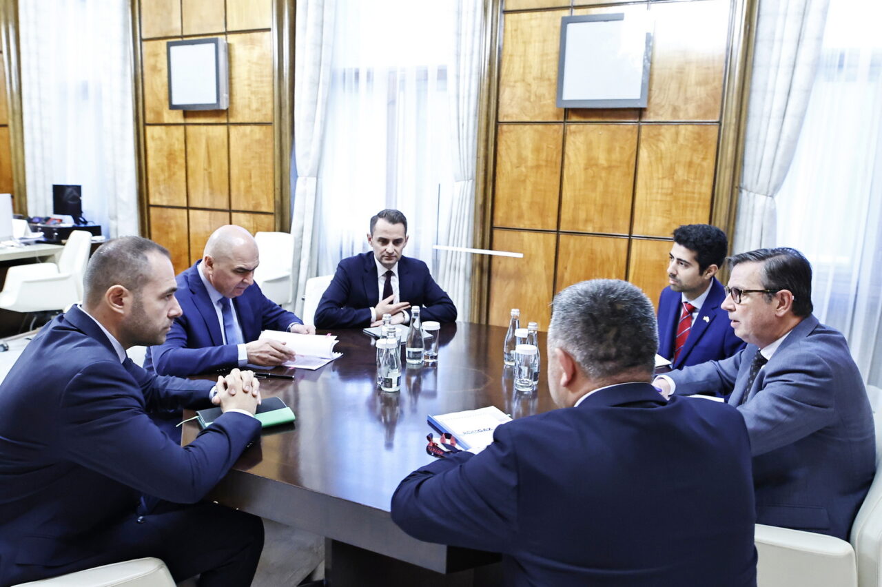 O nouă întâlnire neanunțată la Palatul Victoria. Bolojan s-a văzut cu ambasadorul Spaniei la București. I-a transmis „urări de pace și prosperitate”