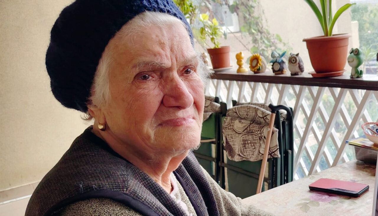 „Bolojan mi-a luat 82 de lei!”. Ce PENSIE primește Maria, o pensionară de 92 de ani din Bârlad, după o viață întreagă de muncă