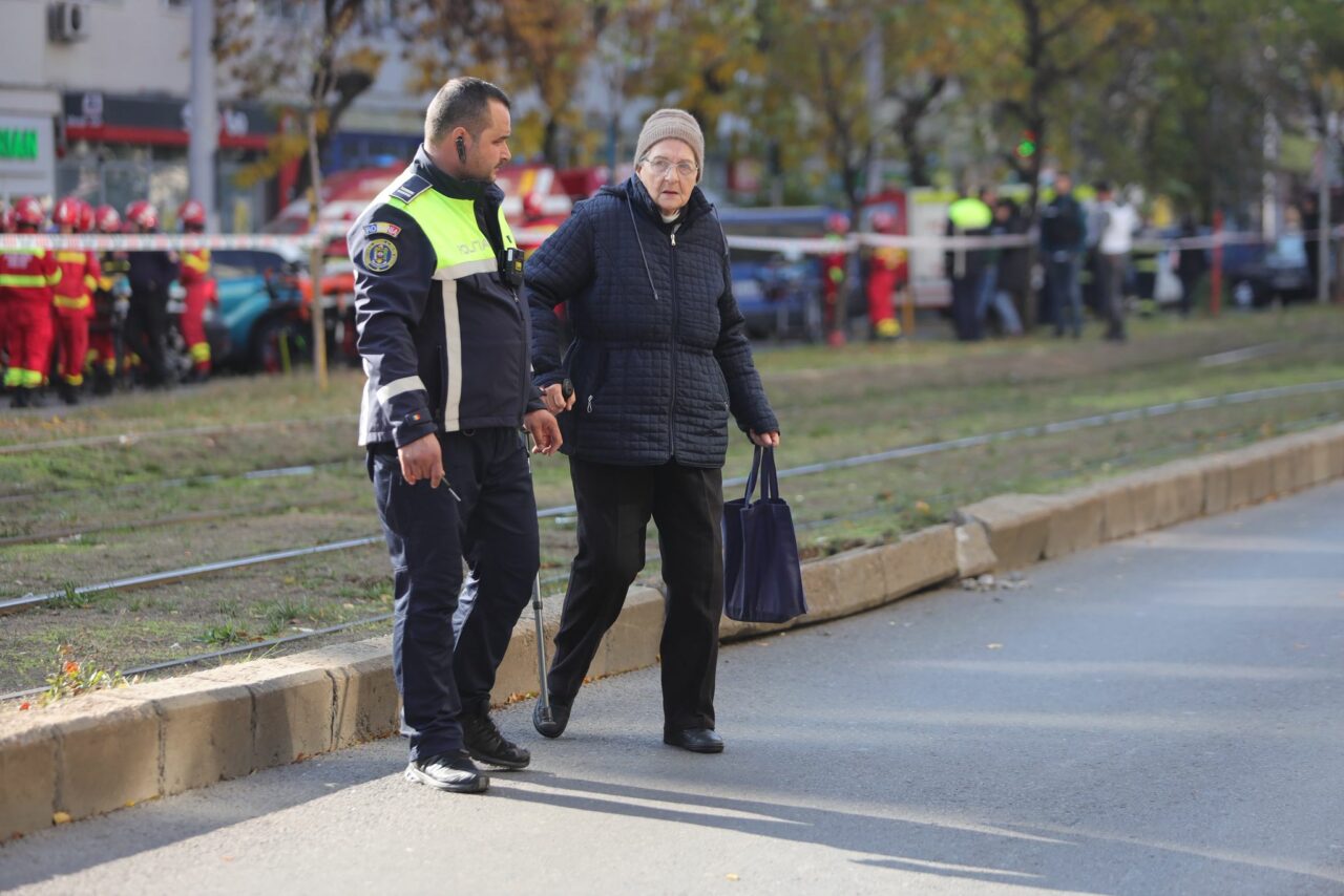 COINCIDENȚA sinistră de la baza teoriei conspiraționiste că în Rahova ar fi fost pusă o bombă. Legătura dintre tânăra supraviețuitoare de la COLECTIV și blocul blestemat. „România stă pe un butoi de pulbere”