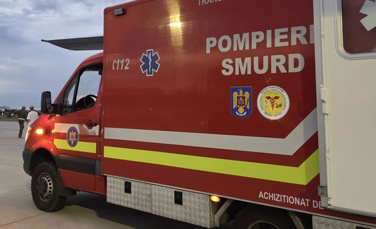 Nenorocire în localitatea Țuțcani. Un copil de 11 ani a MURIT și alte trei persoane sunt în spital, după ce au consumat crenvurști
