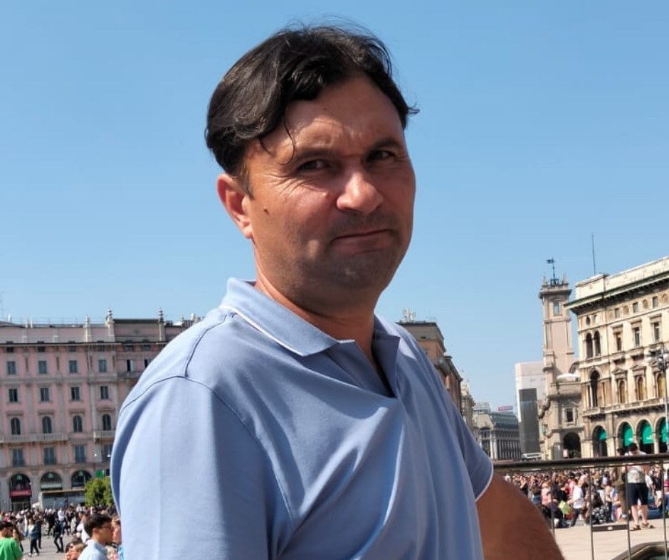 Poveste românului care a ajuns în Italia cu doar 50 de euro și fără a știi limba. Astăzi învârte banii pe degete