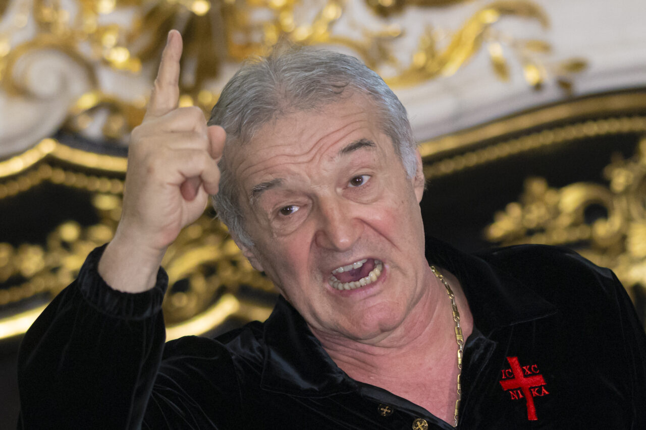 SCANDAL uriaș între Becali și Simion: „Eu sunt împăratul. Băi, piticanie, dacă vrei să ne împăcăm, dă telefon la împărat”