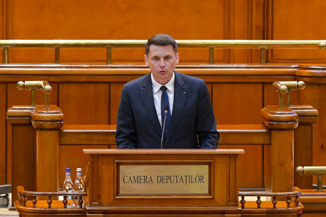 Coaliția de guvernare „va rezista până la termenul de expirare”, promite Mircea Abrudean: „Trece şi de rotativă, în ciuda tuturor tensiunilor”