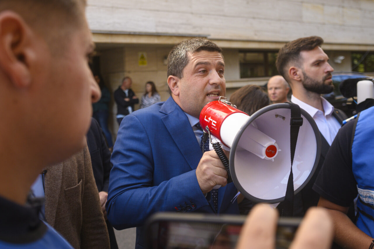 AUR îi dă testul moțiunii ministrului Economiei, Radu Miruță / De ce a retras POT semnături de pe textul moțiunii