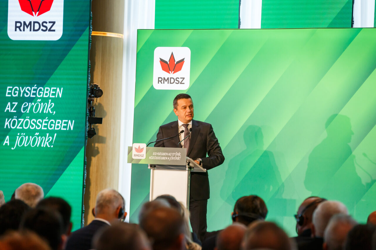 Grindeanu explică de ce a ieşit din sală la Congresul UDMR, când a fost intonat Imnul Secuiesc: Există un singur IMN OFICIAL, cel al României