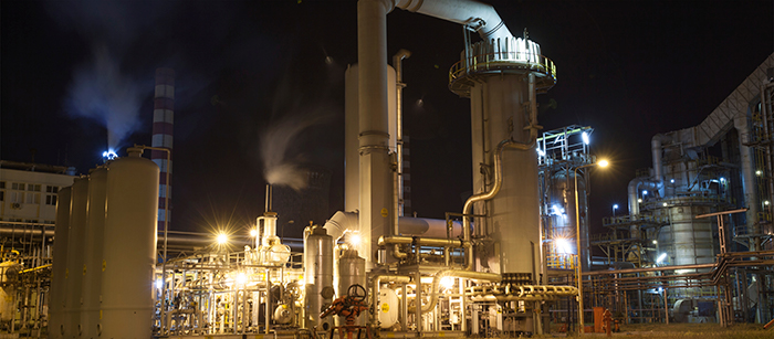 Cum prezintă presa rusă explozia de la rafinăria Petrotel Lukoil din Ploiești: Petrolului „indezirabil” i s-a dat foc