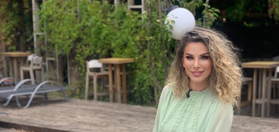 FOTO. Alina Laufer nu își botează fetița. ”NU EXISTĂ, în credința și în religia noastră”