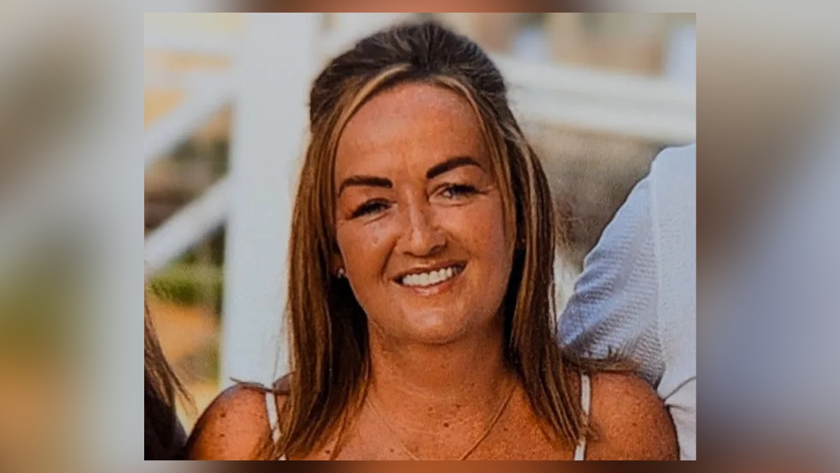 O femeie, mamă a trei copii, s-a PRĂJIT în cadă. Soțul ei a găsit-o fără viață, cu telefonul în mână